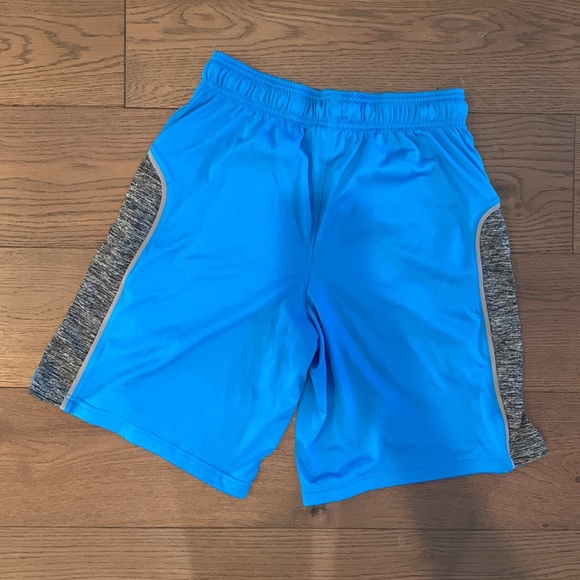 Under Armour shorts - Picture 2 of 4